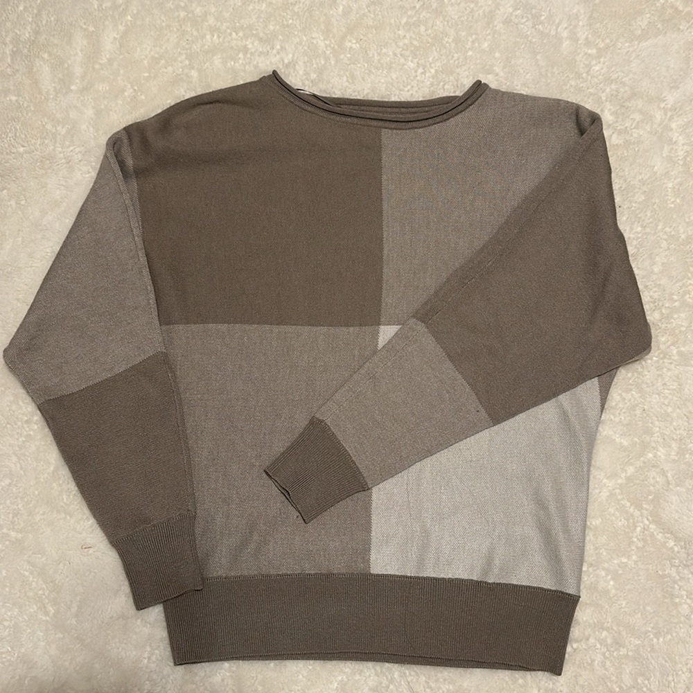 Tahari Tan and Cream Sweater